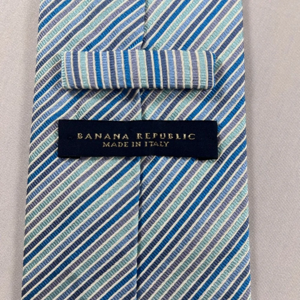 Banana Republic Necktie Mens Blue Striped 100% Silk Cotton Blend Made in Italy